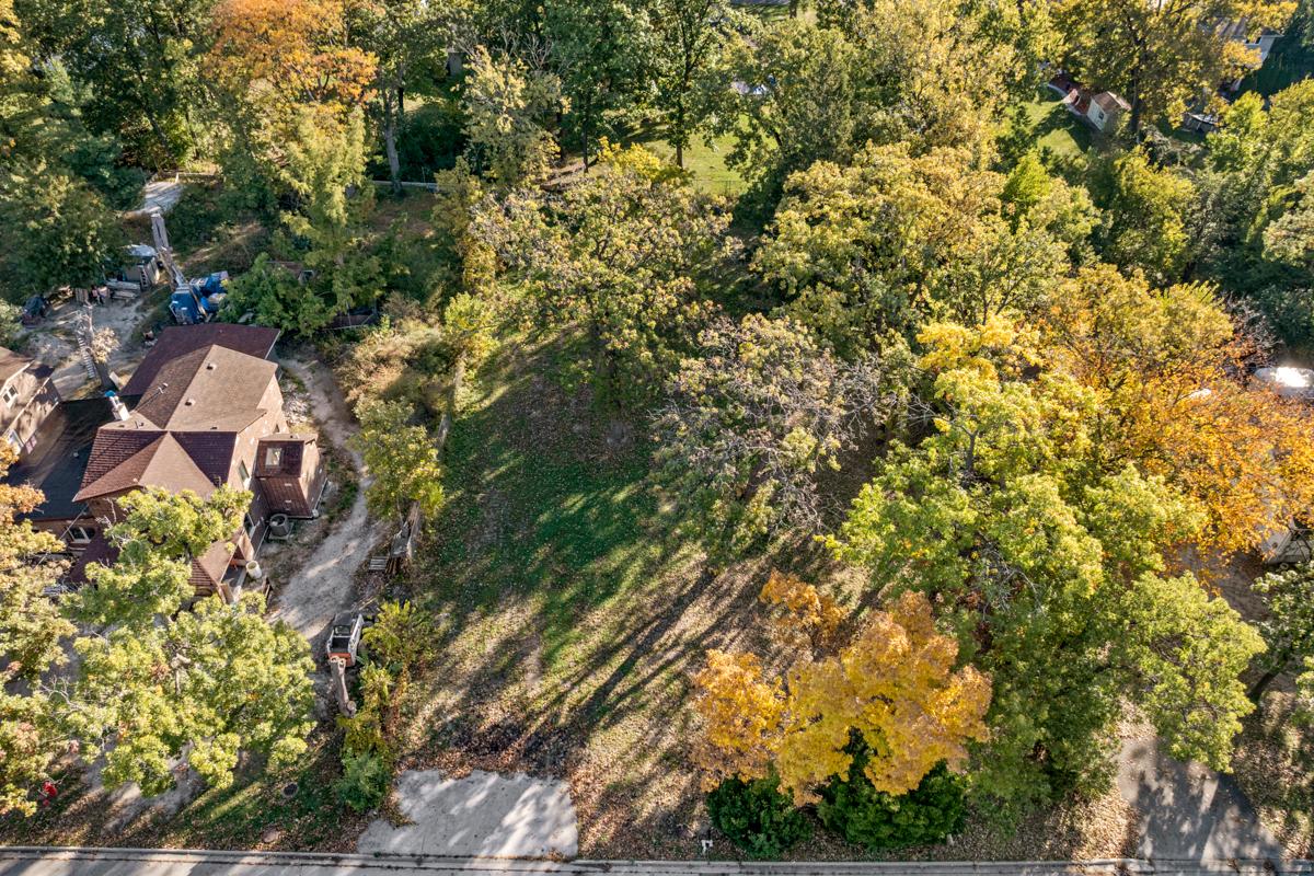 8619 S 85th Ct., Hickory Hills, IL 60457