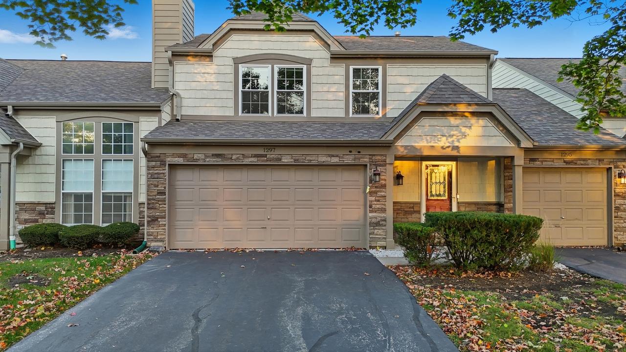 1297 Woodlake Dr., Carol Stream, IL 60188