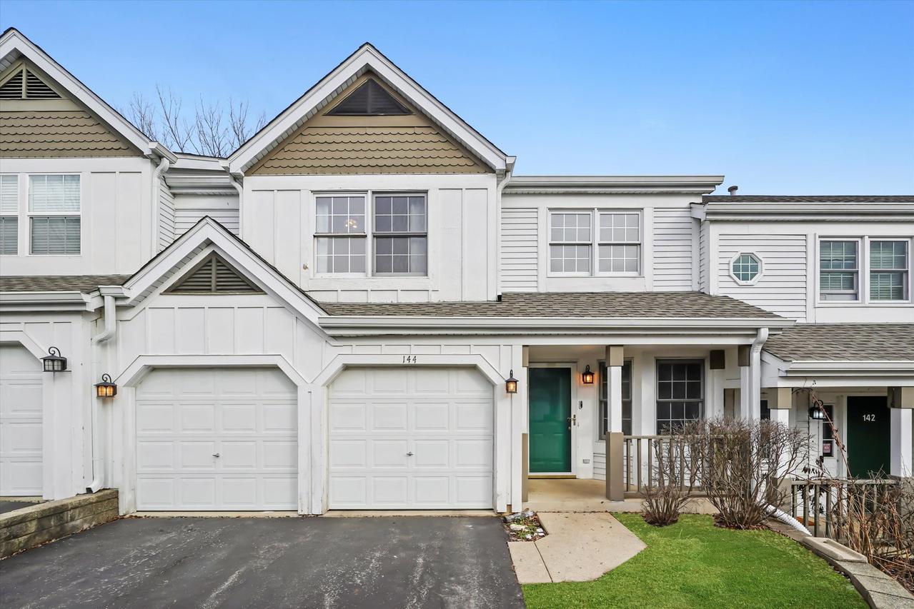 144 Spring Ct., Carpentersville, IL 60110