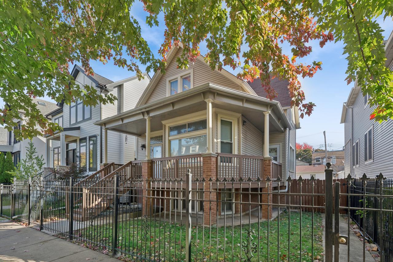 2429 N Rockwell St., Chicago, IL 60647