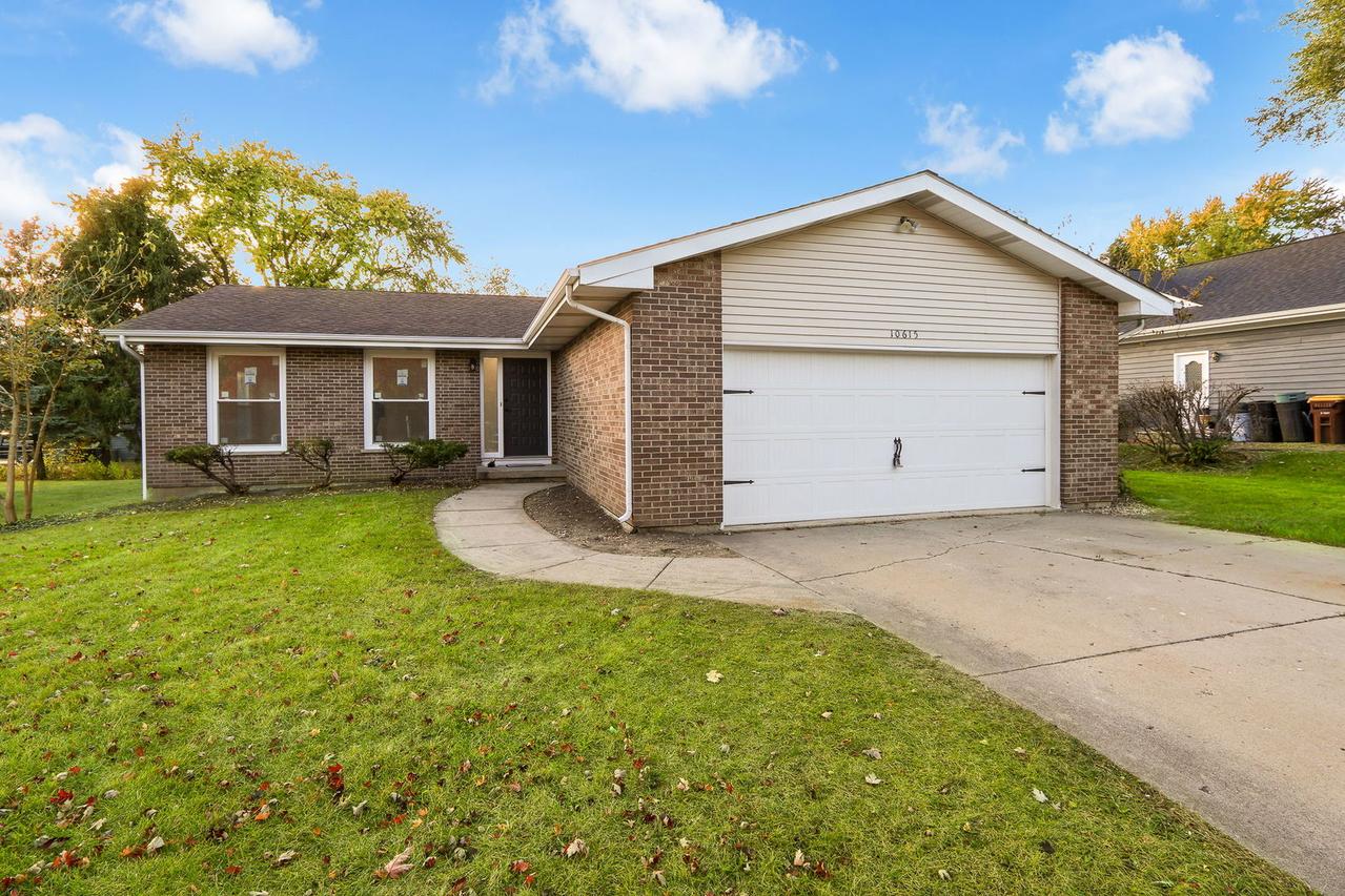 10615 Mathew St., Huntley, IL 60142