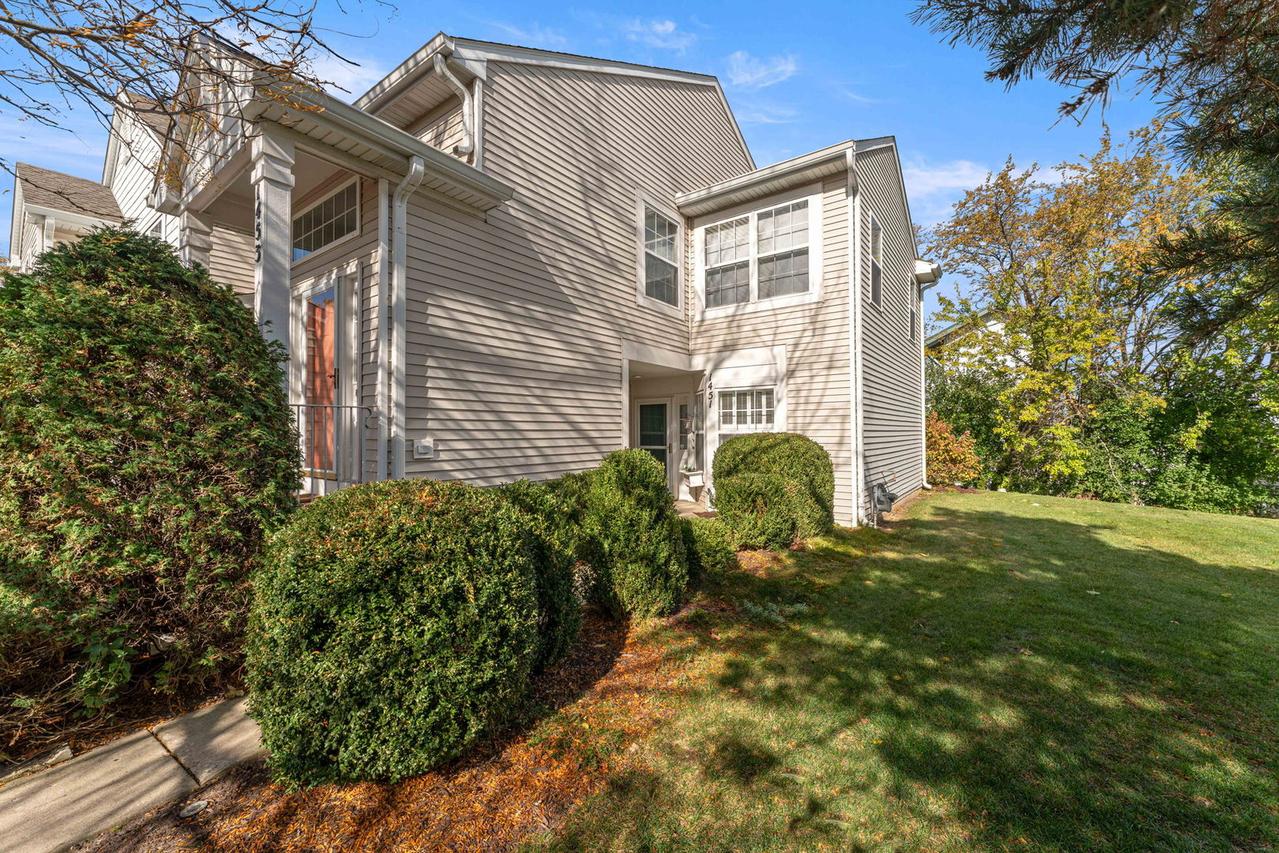 1451 Meadowsedge Ln., Carpentersville, IL 60110