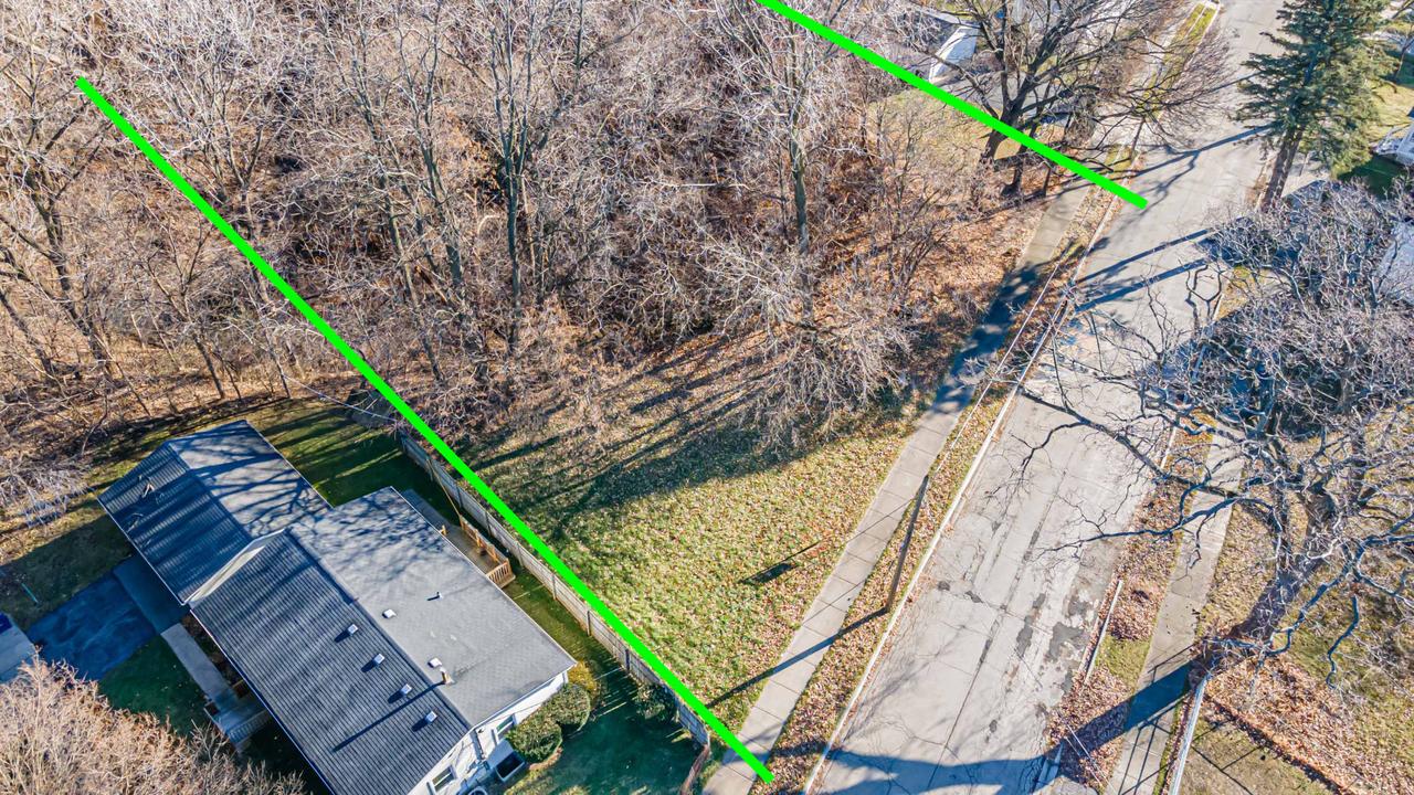 305 Besley Pl., Waukegan, IL 60085