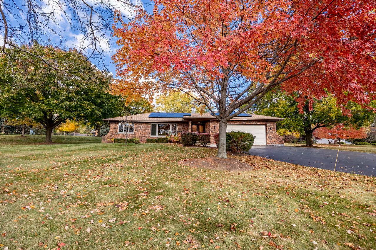 39W304 Hogan Hill, Elgin, IL 60124