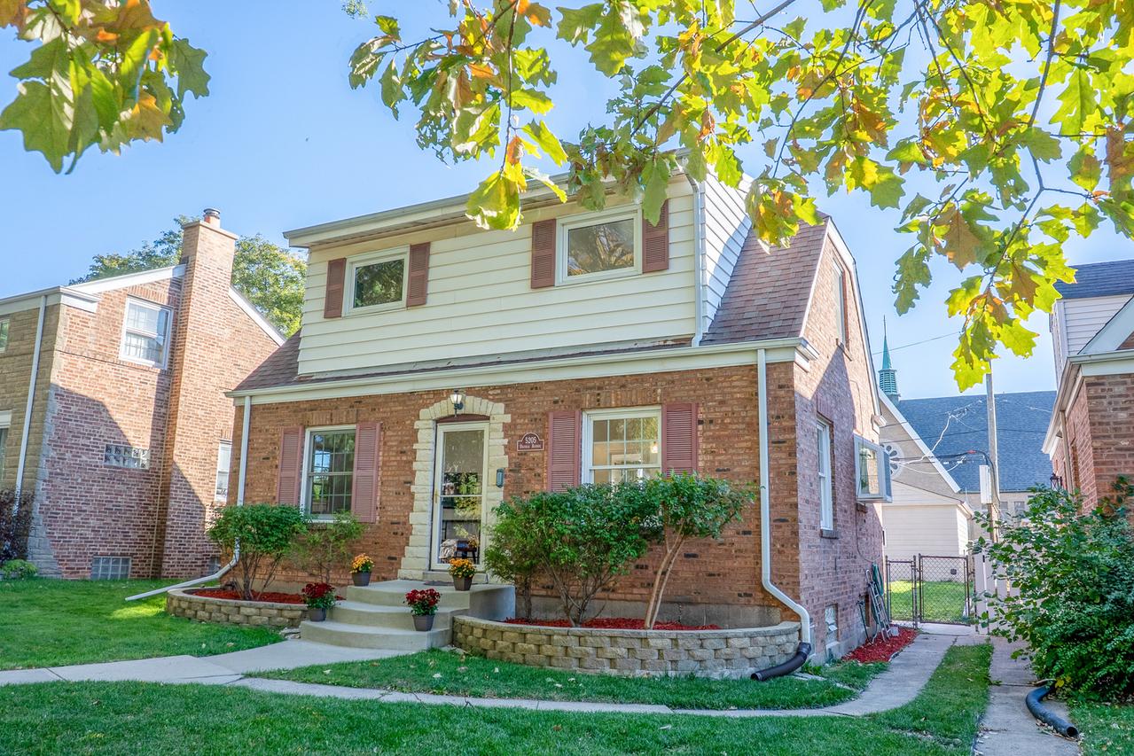 5205 N Osceola Ave., Chicago, IL 60656