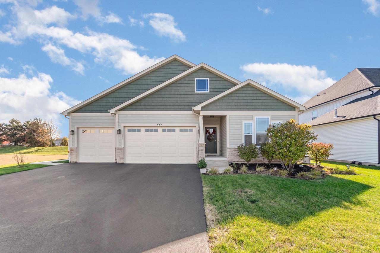 531 W Meadowdale Cir., Hampshire, IL 60140