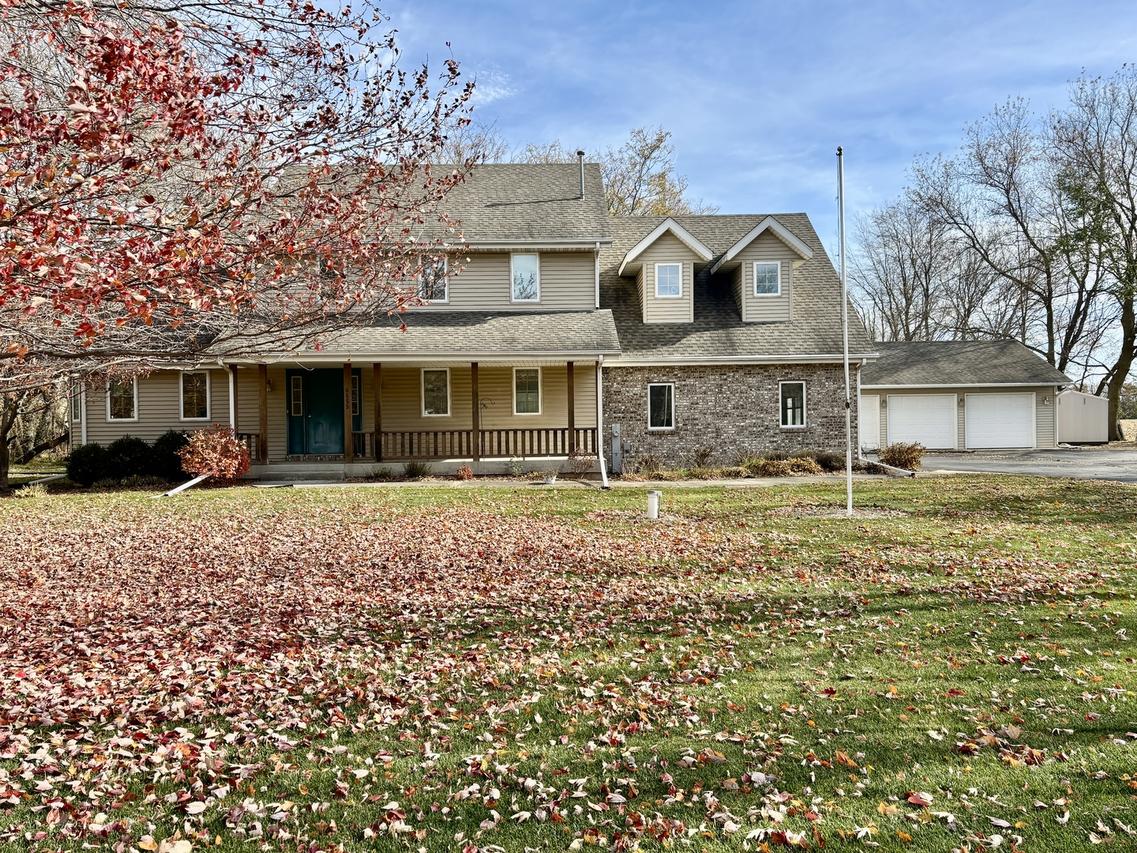 6555 Prairie St., Garden Prairie, IL 61038