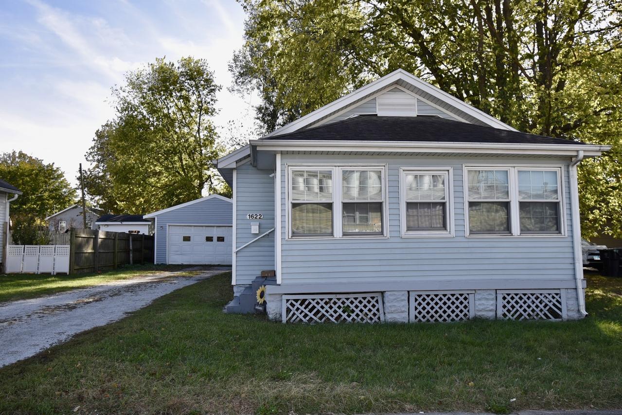 1622 Illinois St., Bloomington, IL 61701