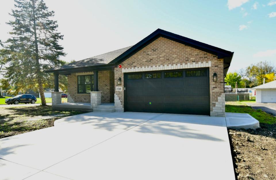 3807 Patricia Ln., Richton Park, IL 60471