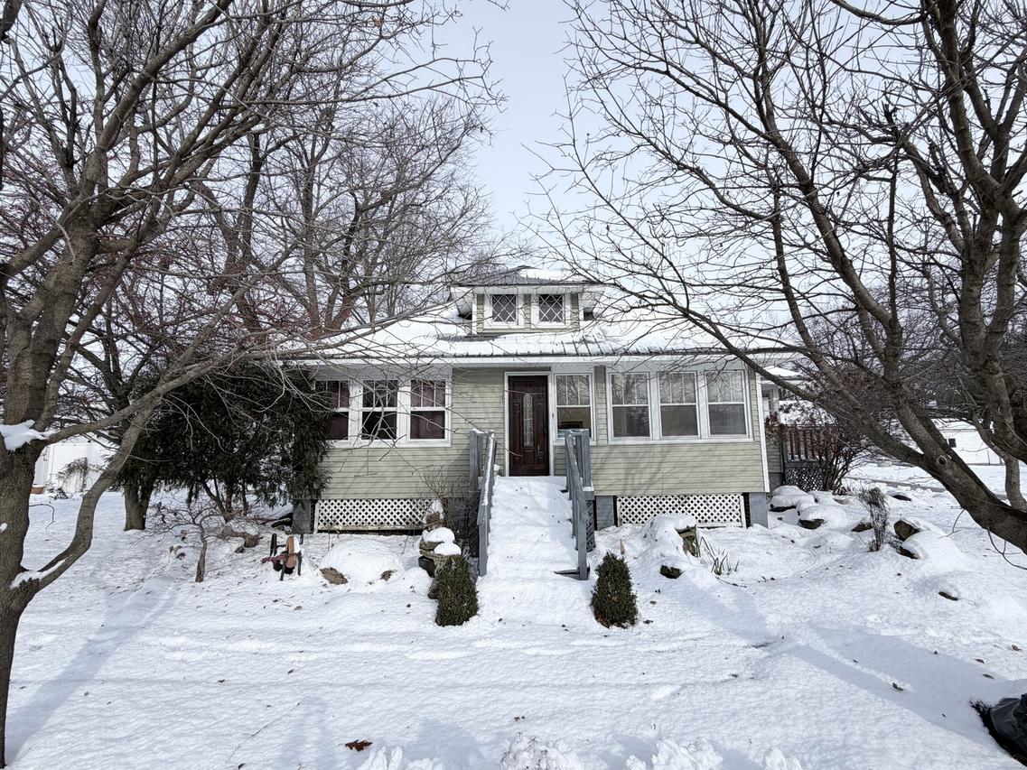 102 E Lincoln St., Pesotum, IL 61863