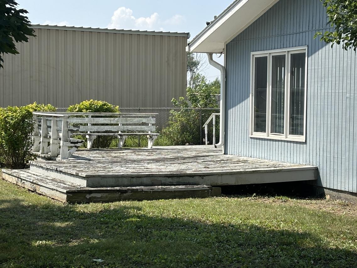 35 W 168th St., South Holland, IL 60473