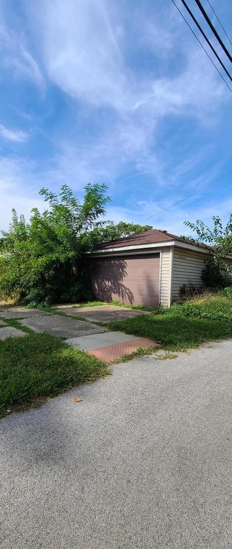 14447 University Ave., Dolton, IL 60419