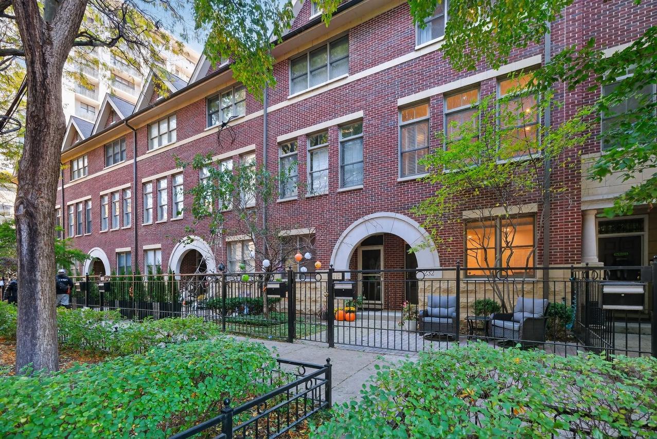 232 E Cullerton St., Chicago, IL 60616
