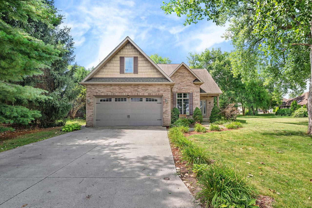 300 Village Ln., Seneca, IL 61360