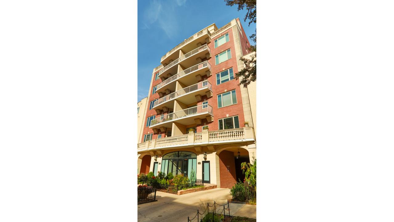 508 W Melrose St. #PH-W, Chicago, IL 60657