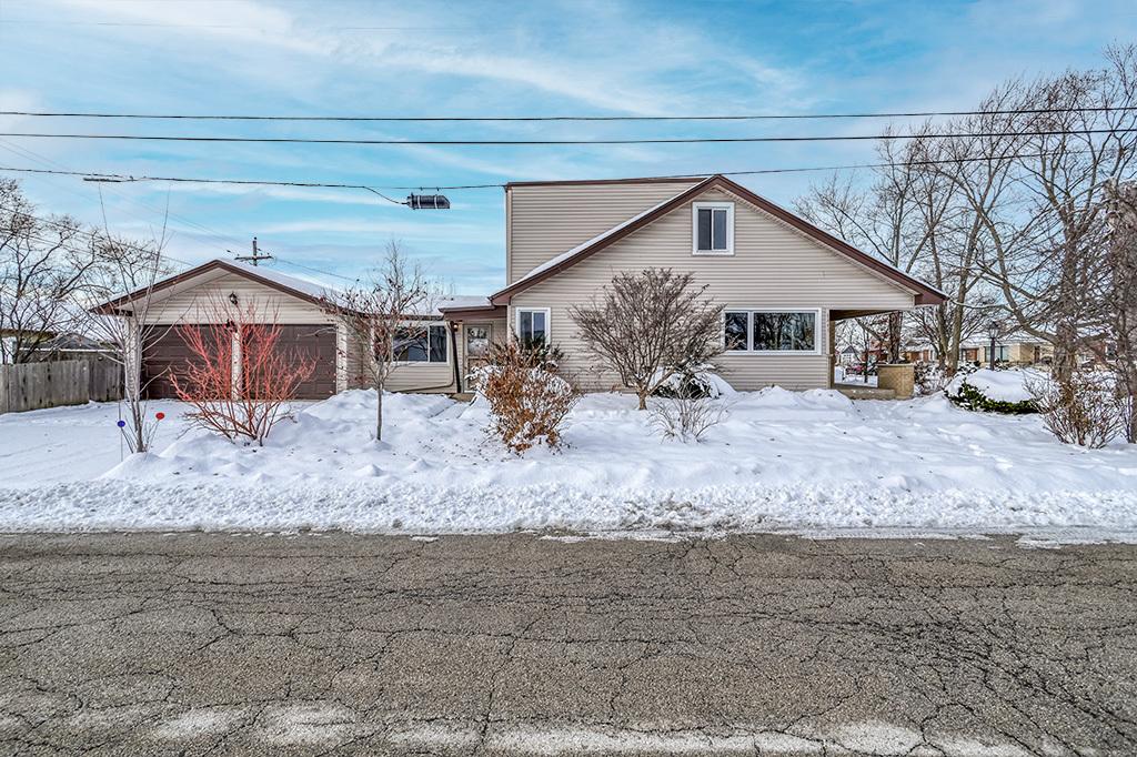 5001 Harnew Rd., Oak Lawn, IL 60453