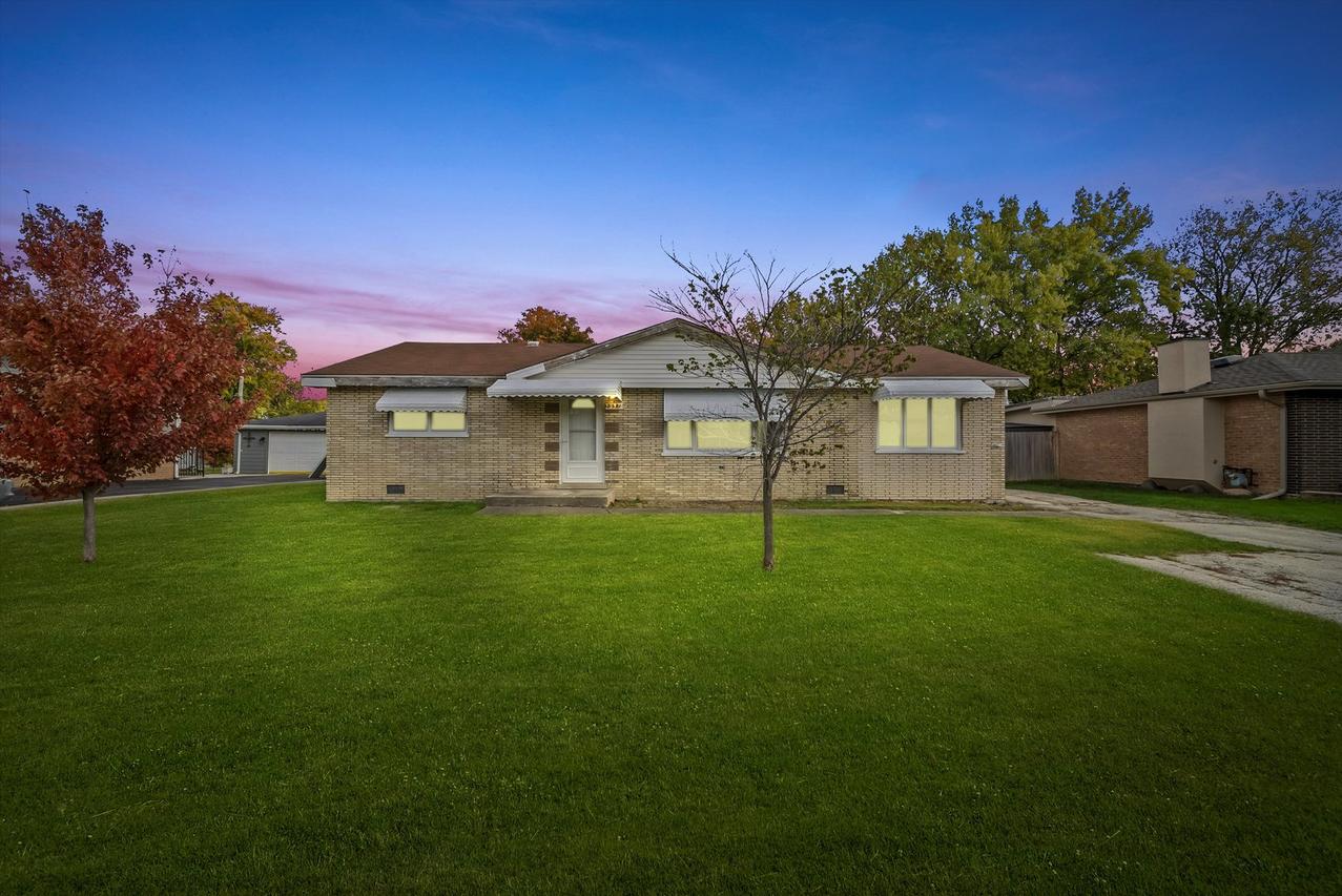 8521 S 83rd Ave., Hickory Hills, IL 60457