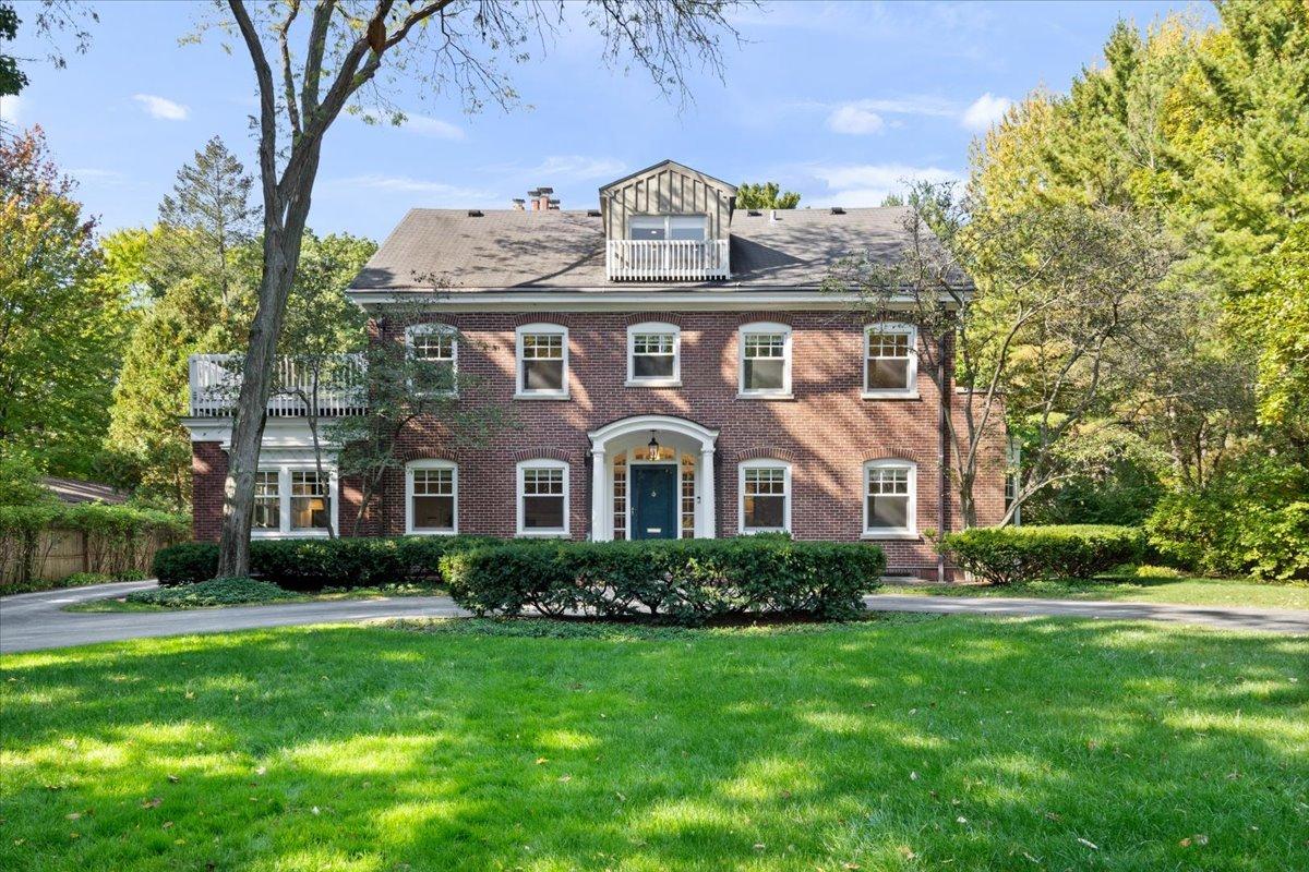 2276 Linden Ave., Highland Park, IL 60035