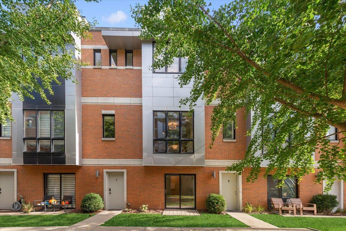 2225 W Madison St. #7, Chicago, IL 60612