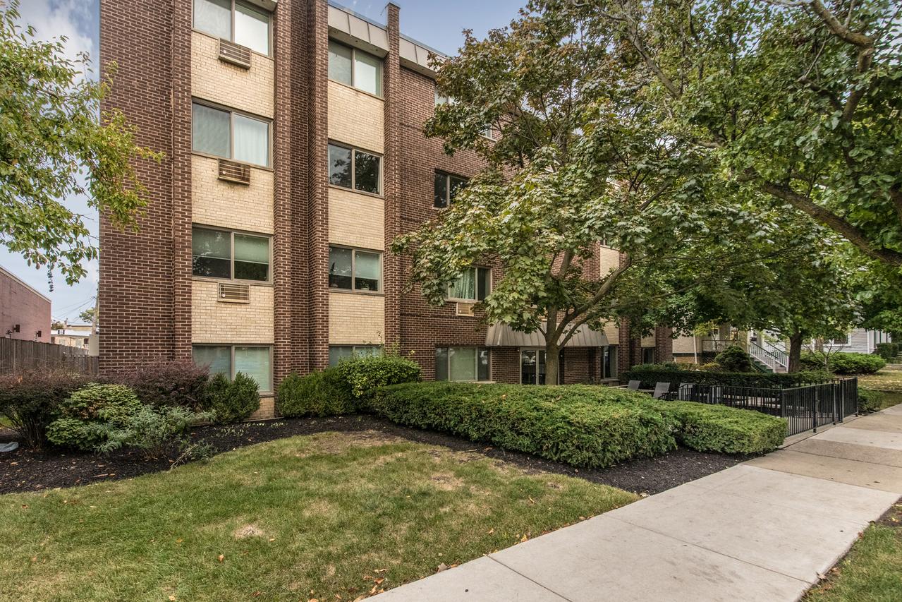 1136 Greenleaf Ave. #303, Wilmette, IL 60091