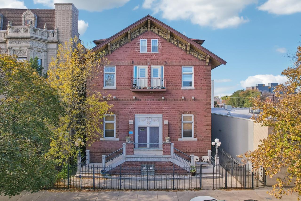 2350 N Kedzie Ave. #1SC, Chicago, IL 60647