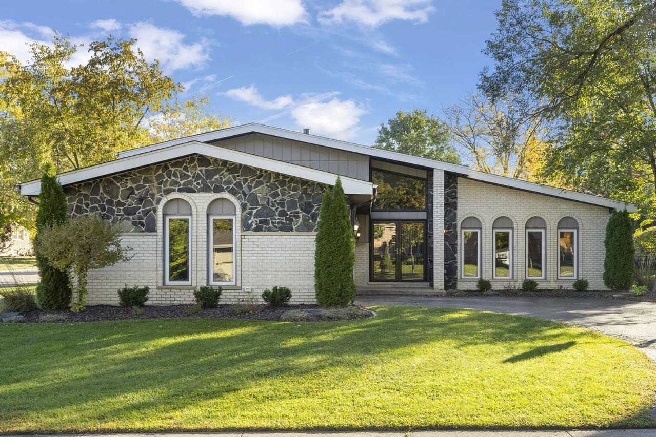 797 Oakwood Dr., Frankfort, IL 60423