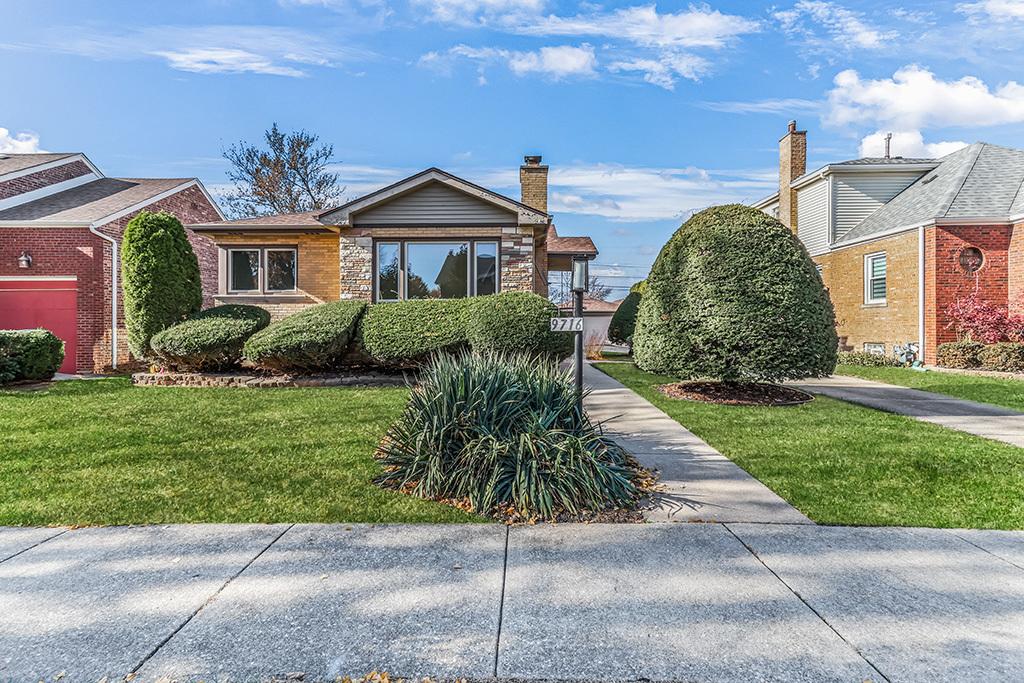 9716 S Harding Ave., Evergreen Park, IL 60805
