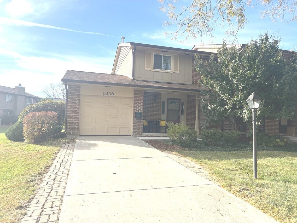 1038 Liskeard Ct., Wheaton, IL 60189