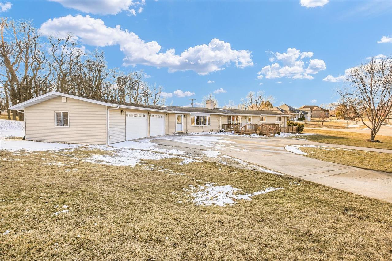 143 Choctaw Tr., Loda, IL 60948