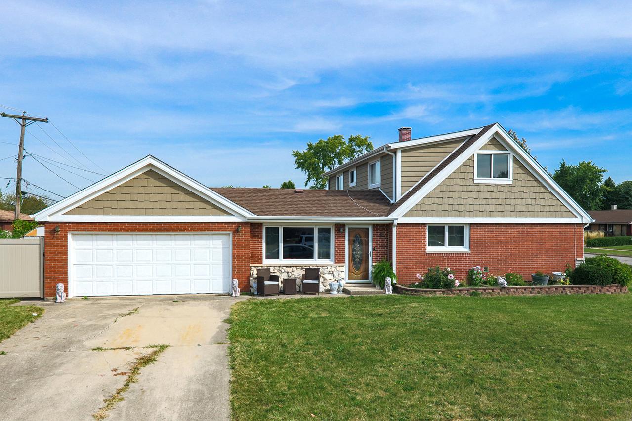 9236 Pembroke Ln., Bridgeview, IL 60455