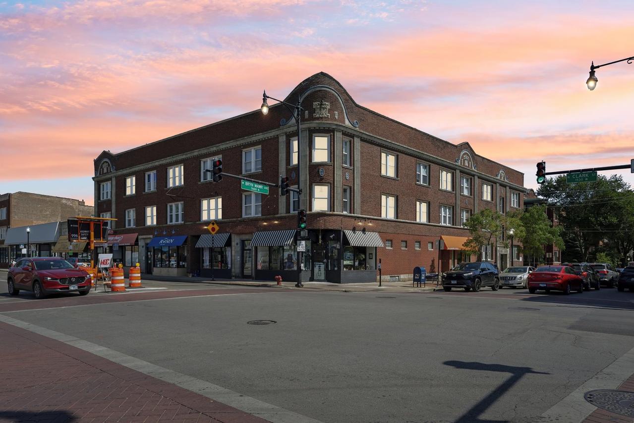 5607 N Clark St. #2, Chicago, IL 60660