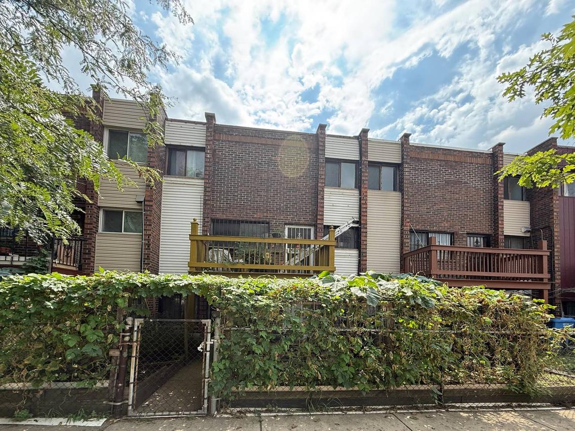 349 W 26th St., Chicago, IL 60616