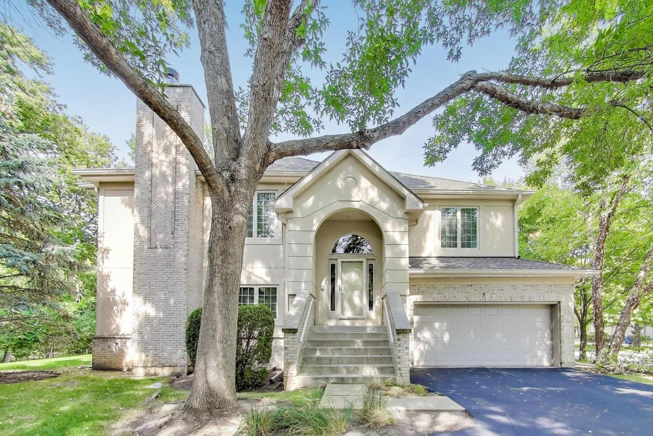11 Beaconsfield Ct., Lincolnshire, IL 60069