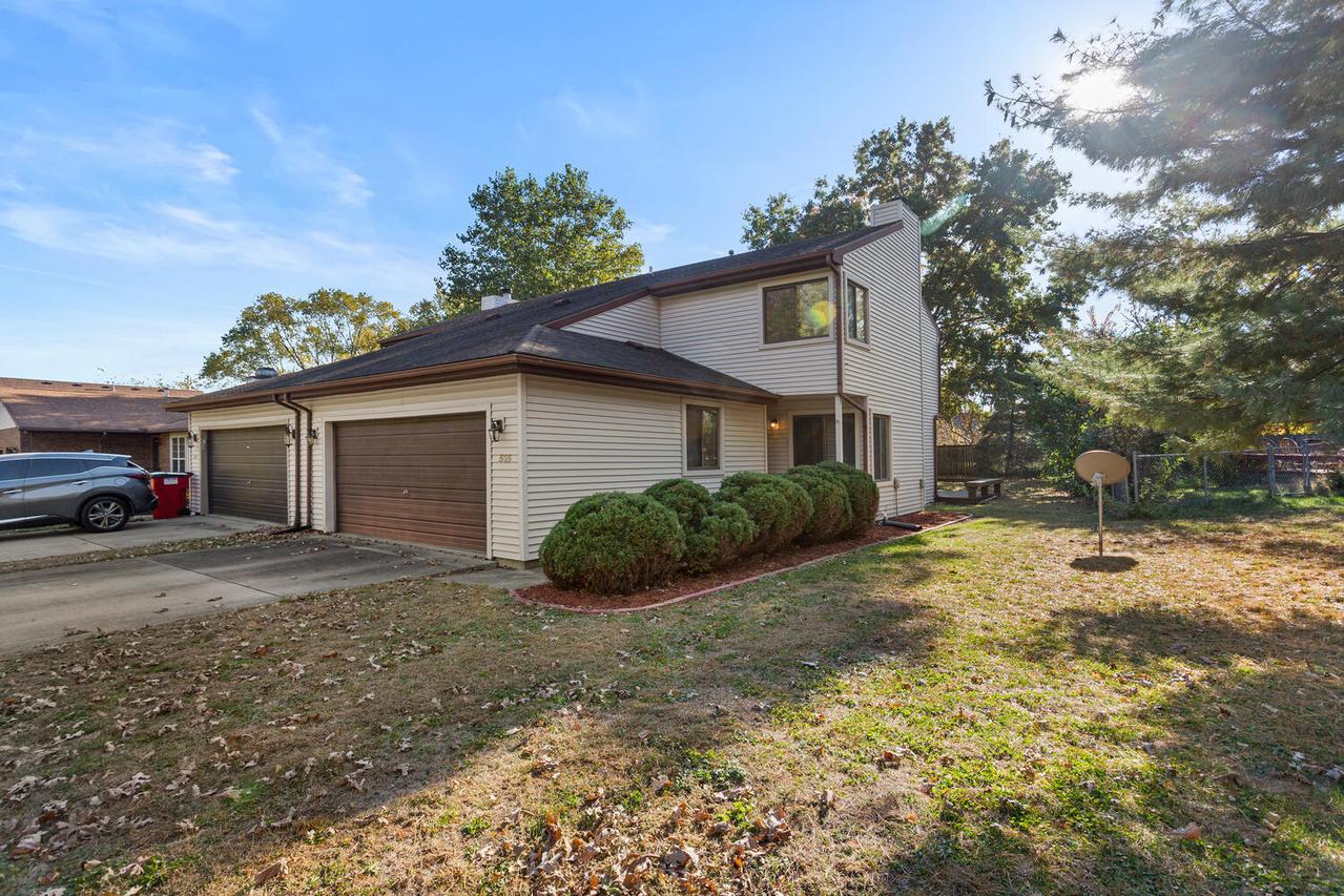 515 Clearwater Dr., Champaign, IL 61822