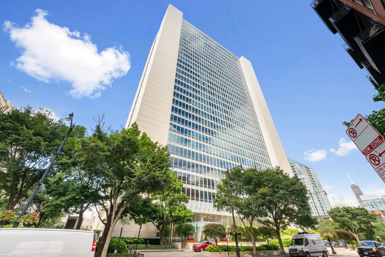 500 W Superior St. #1907, Chicago, IL 60654
