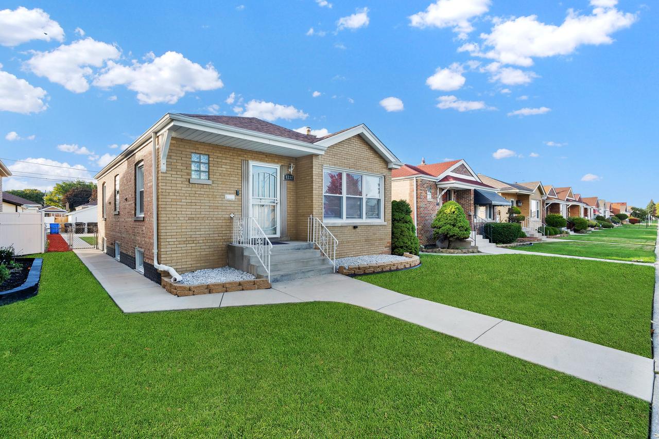 8232 S Sacramento Ave., Chicago, IL 60652