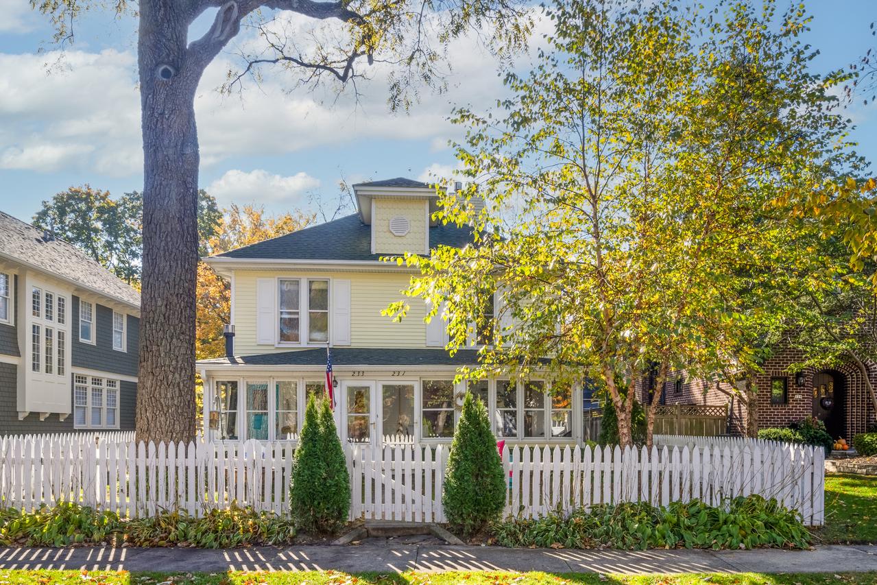 [Address Hidden by Seller], Lake Bluff, IL 60044