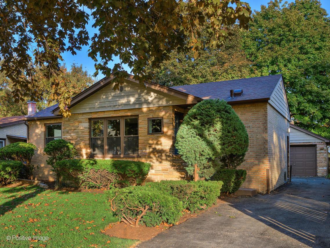 1521 Seymour Ave., North Chicago, IL 60064