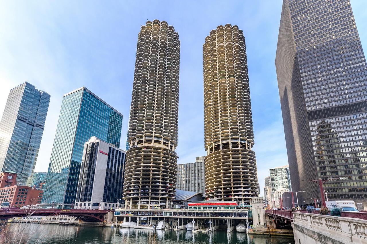 300 N State St. #3008, Chicago, IL 60654