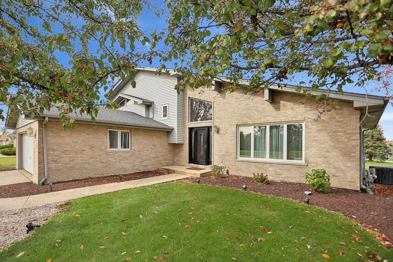 701 Wayne Dr., Crete, IL 60417