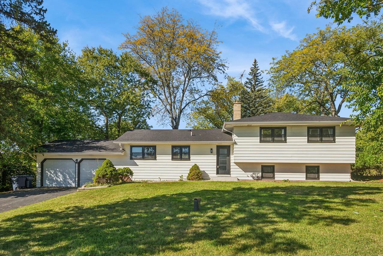 3S126 Park Blvd., Glen Ellyn, IL 60137