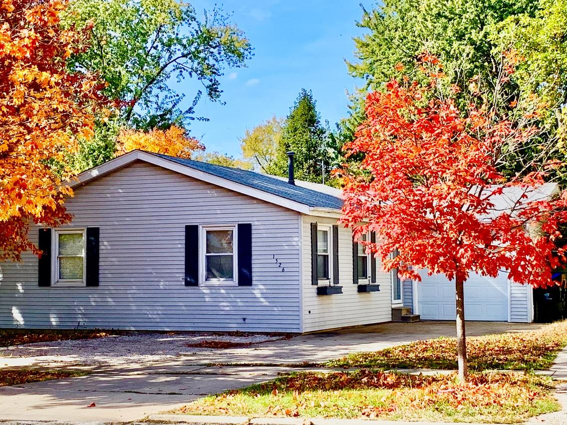 1526 N Hershey Rd., Bloomington, IL 61704