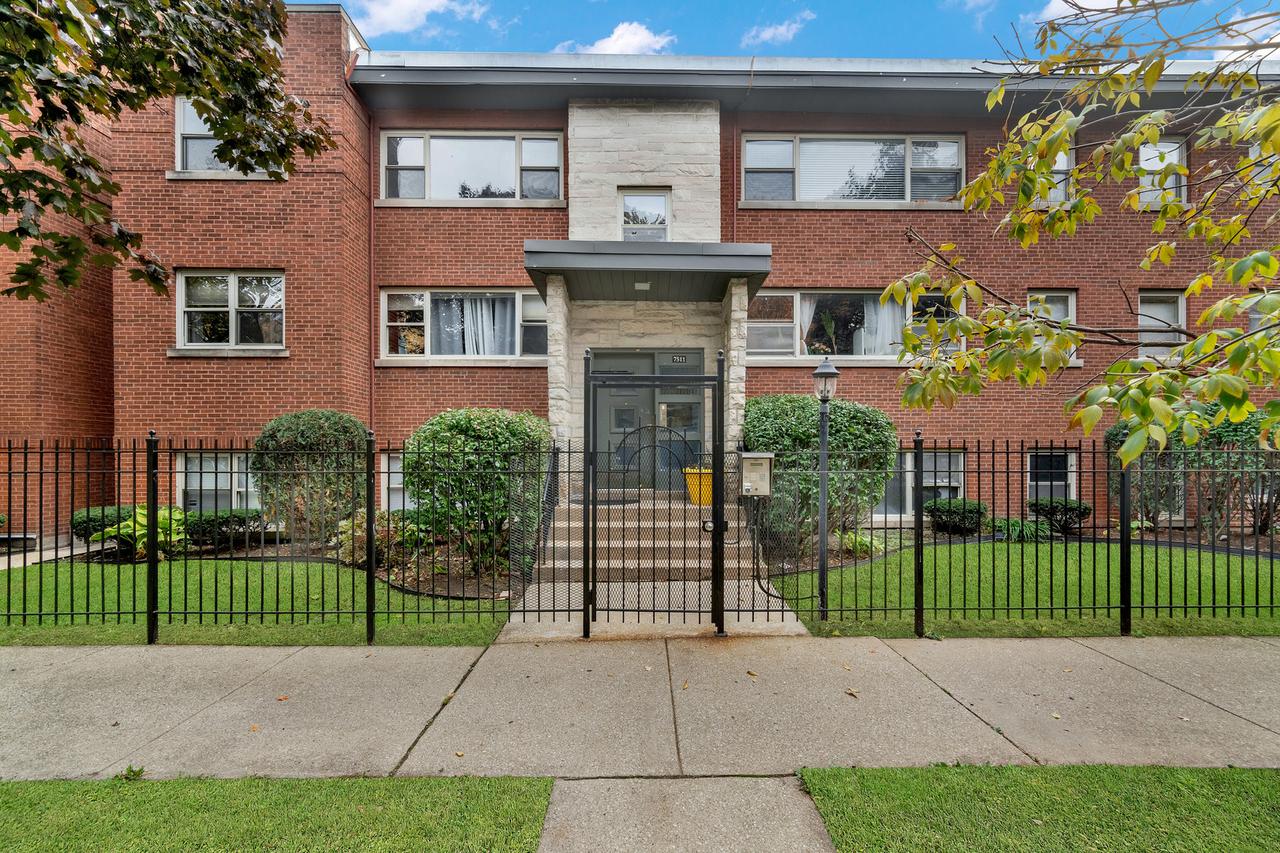 7511 N Damen Ave. #D2, Chicago, IL 60645
