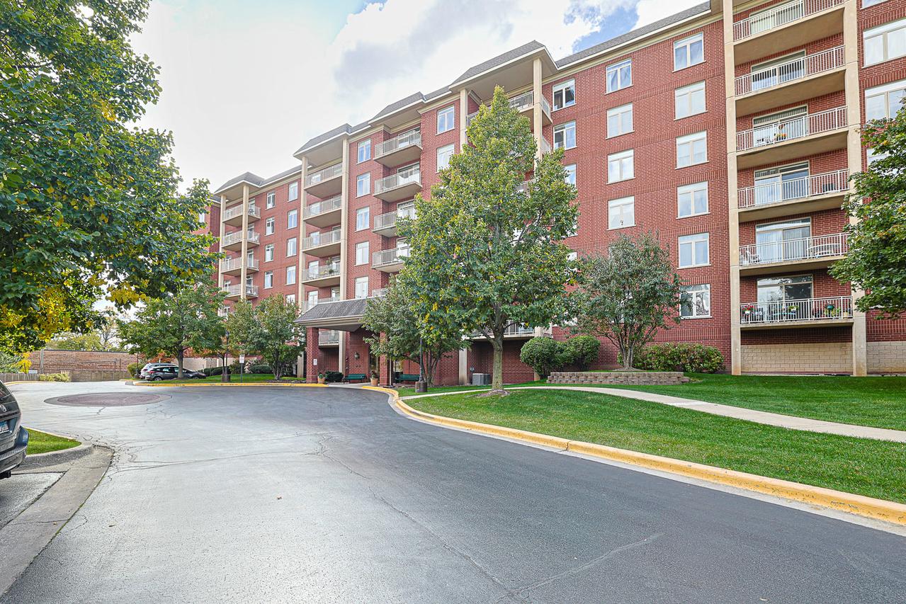 8300 Callie Ave. #311, Morton Grove, IL 60053