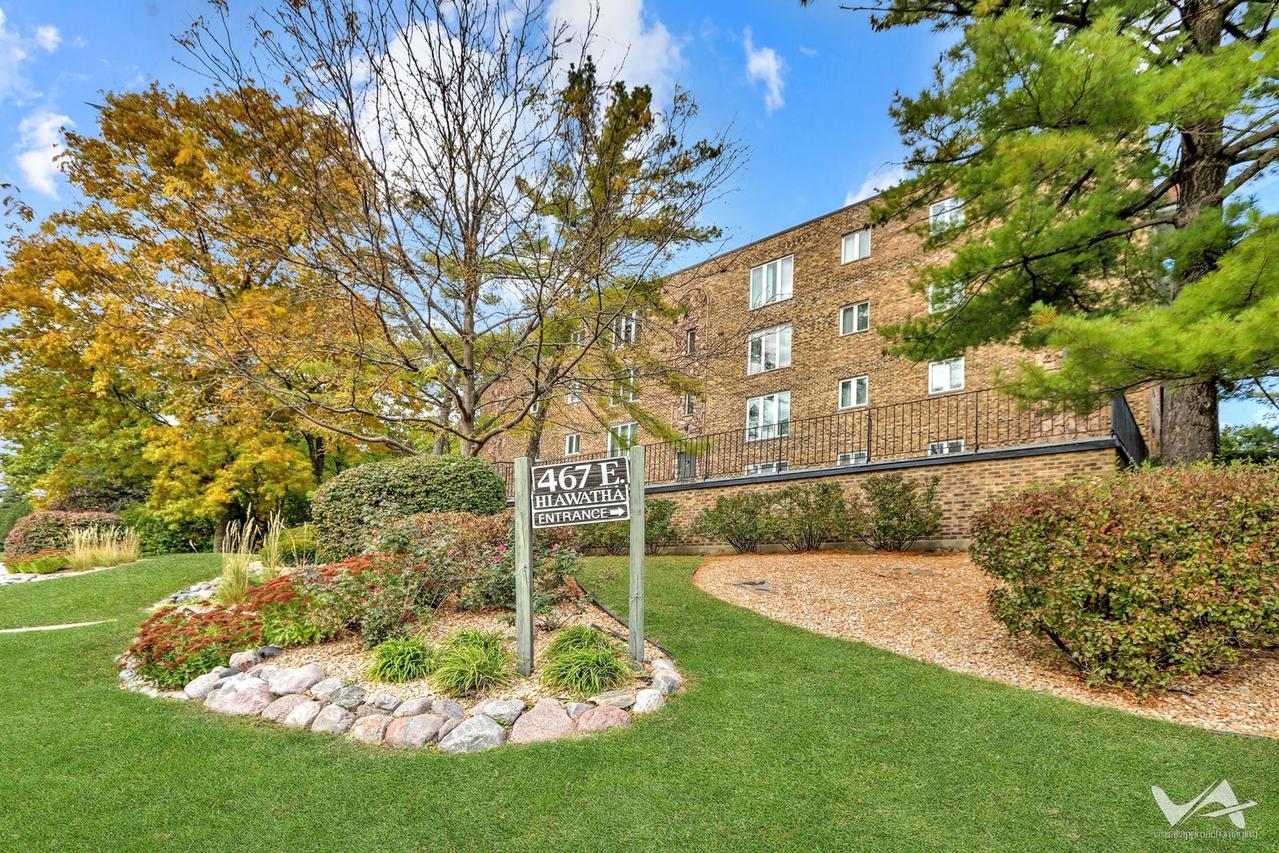 467 Hiawatha Tr. #201, Wood Dale, IL 60191