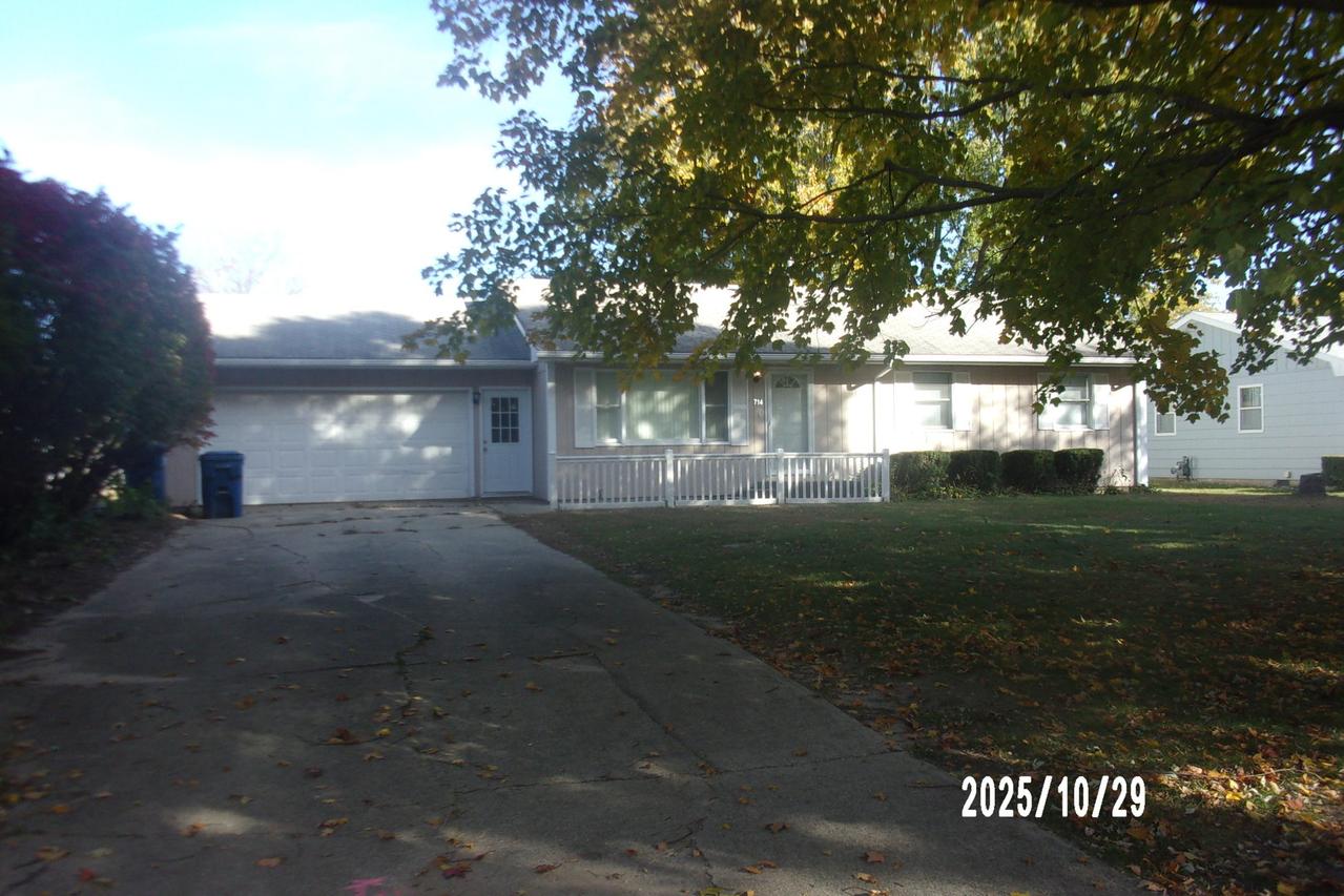 714 E Sycamore St., Watseka, IL 60970