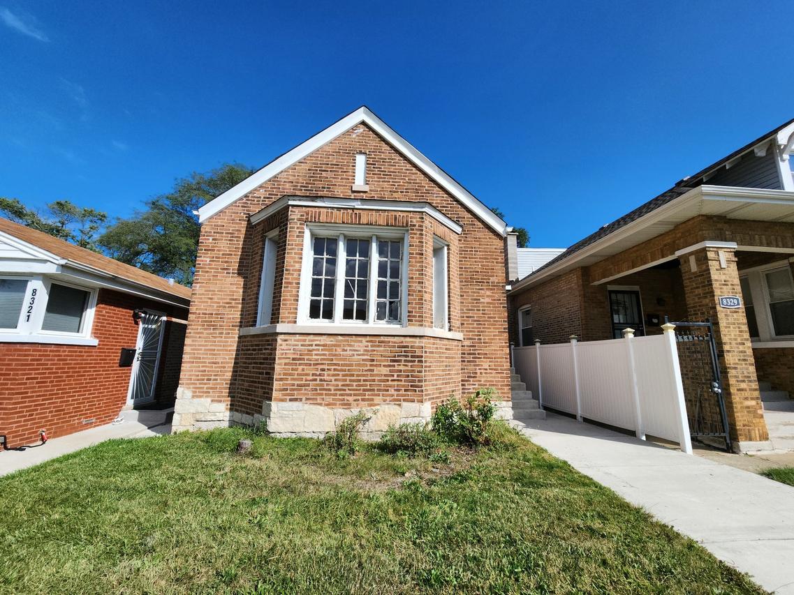 8325 S Cregier Ave., Chicago, IL 60617