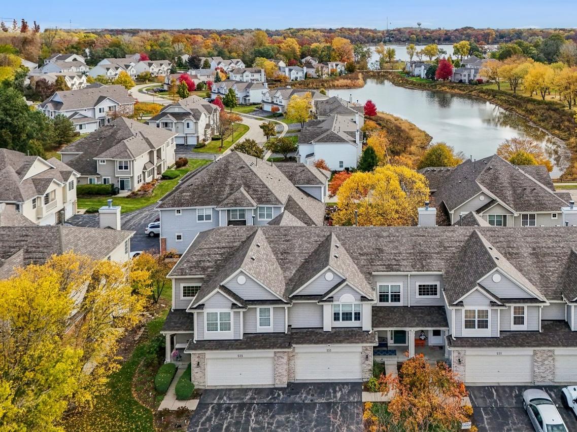 533 Blue Springs Dr., Fox Lake, IL 60020