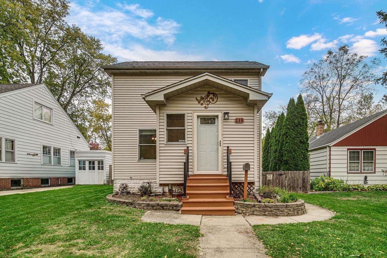 235 Ingalton Ave., West Chicago, IL 60185