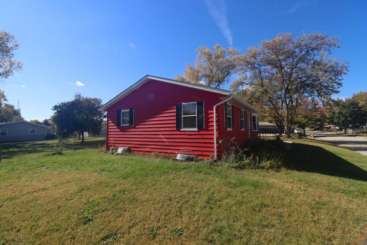 2200 Hermon Ave., Zion, IL 60099